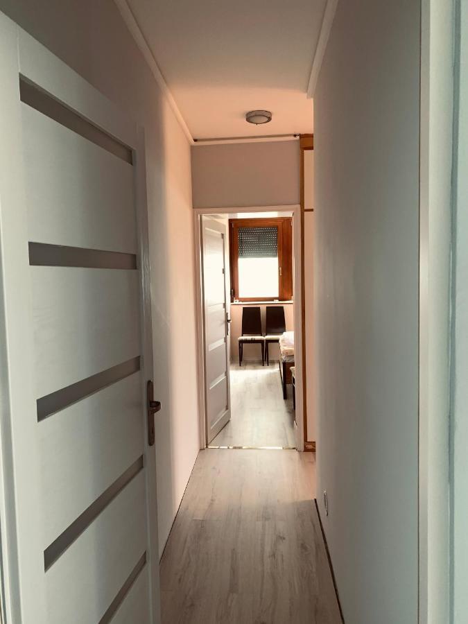 Modern Two Bedroom Flat With Balcony Lenti Extérieur photo